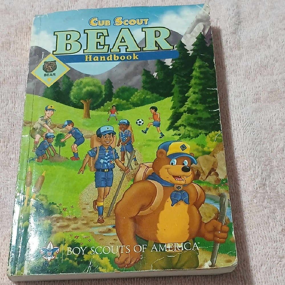 Cub Scout Bear Handbook by Boy Scouts of America -